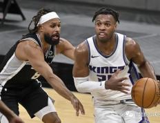 开云体育入口-马刺对阵活塞，福克斯表现堪称教科书