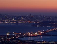 开云体育官网-绝境逢生！拉文如烈风撕破黑暗，鏖战之夜铸就关键先生