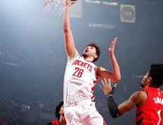 开云平台-火箭完胜青岛队，莫兰特惊艳四座