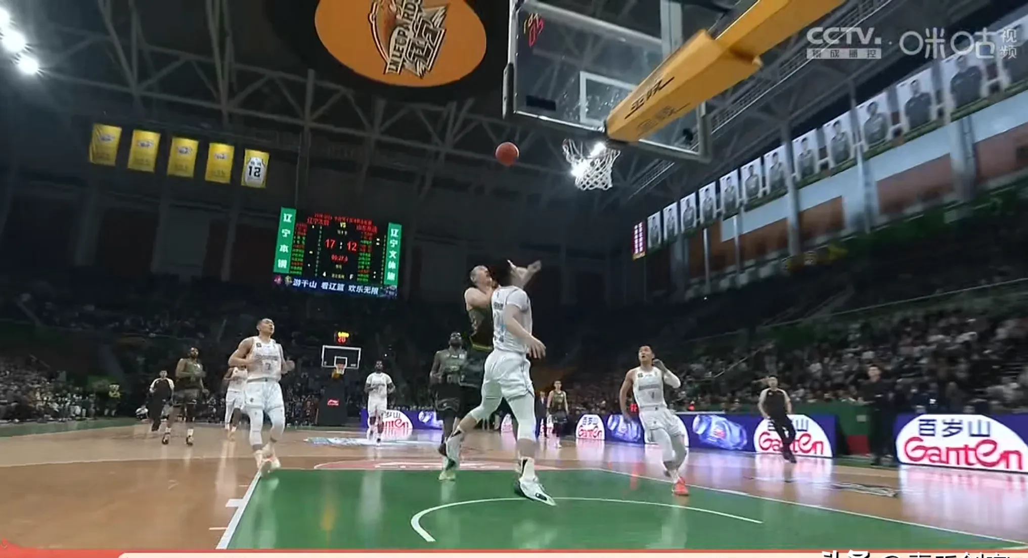 开云体育登录-山东队在比赛中奋力一搏，赢得比赛