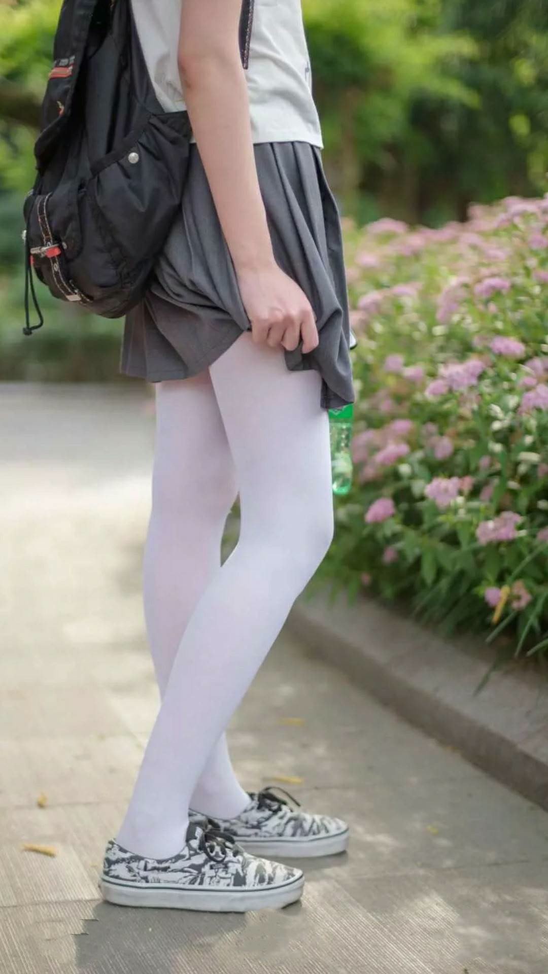 开云体育官网-极速决战，F1赛道上的篮球式绝杀